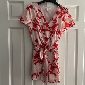 Club Monaco tie front short romper size 2
